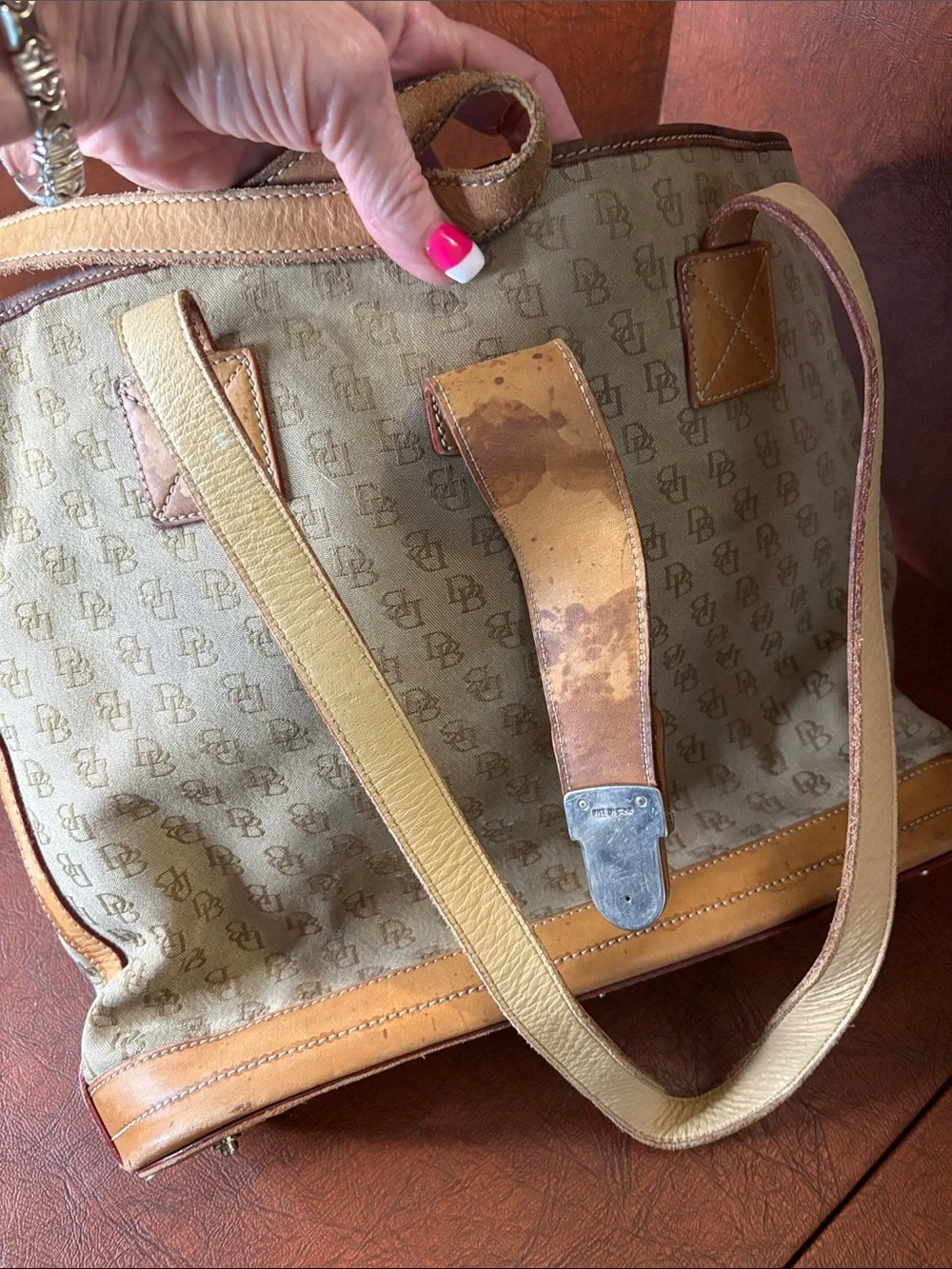 N/A stylish beige